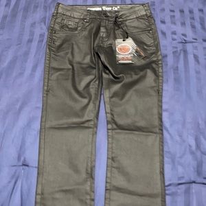 Women’s/Misses/Juniors Cowgirl Tuff jeans, Size 27Wx30L